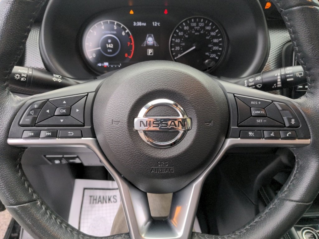 Nissan Kicks SV LOW KMS! 2021