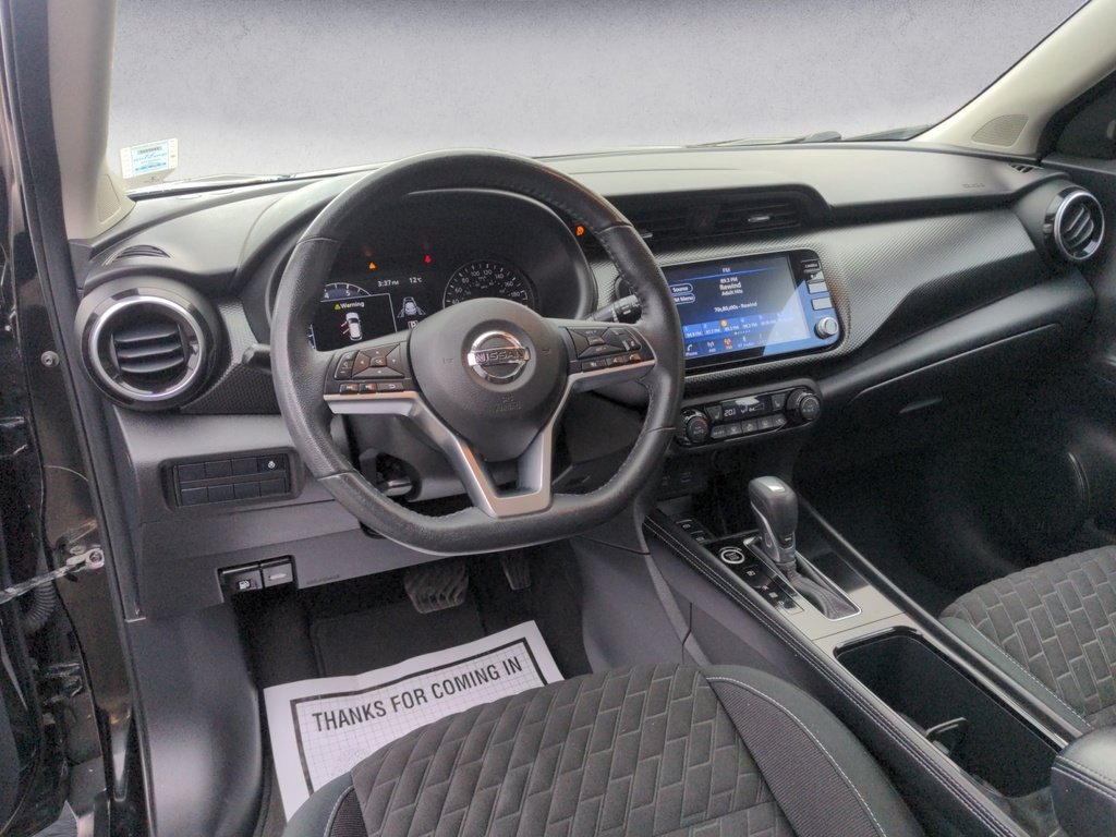 Nissan Kicks SV LOW KMS! 2021