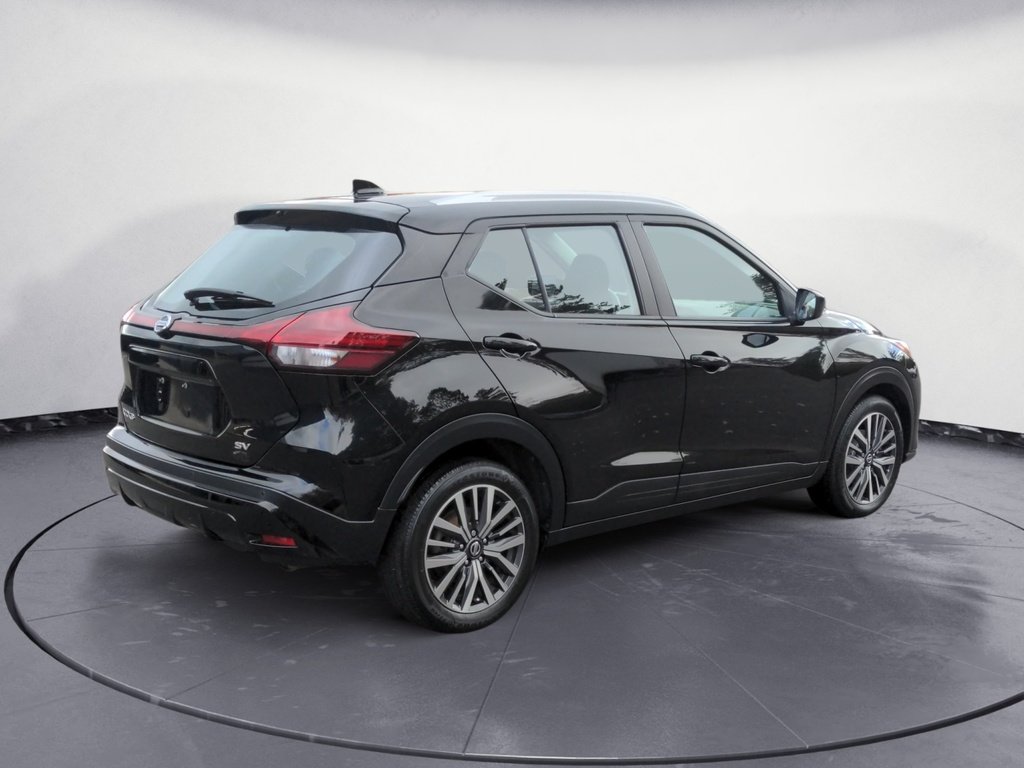 Nissan Kicks SV LOW KMS! 2021