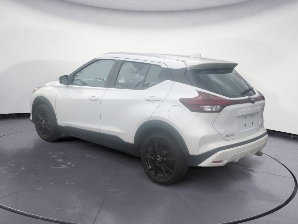2022 Nissan Kicks SV PREM