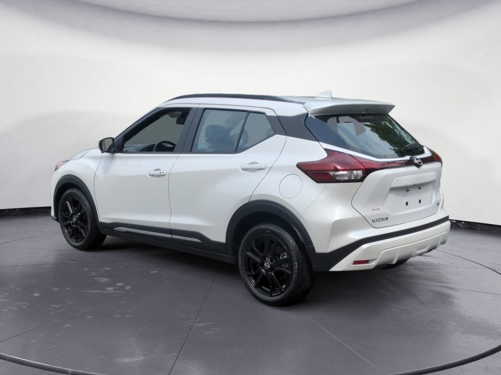 2024 Nissan Kicks SR Premium LOW KMS!!
