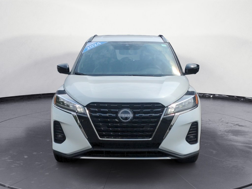 2024 Nissan Kicks SR Premium LOW KMS!!