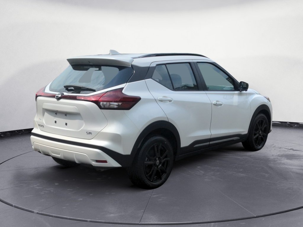 2024 Nissan Kicks SR Premium LOW KMS!!