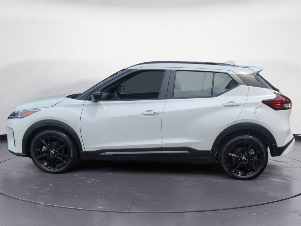2024 Nissan Kicks SR Premium LOW KMS!!