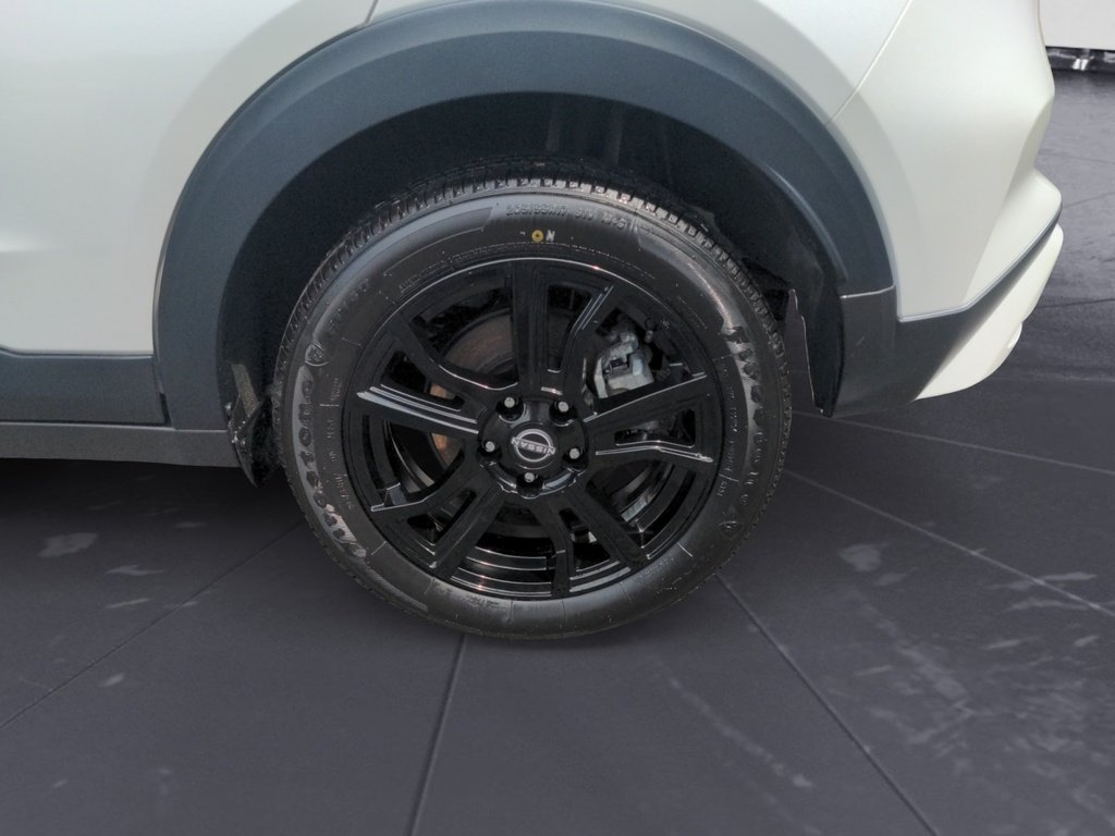 2024 Nissan Kicks SR Premium LOW KMS!!