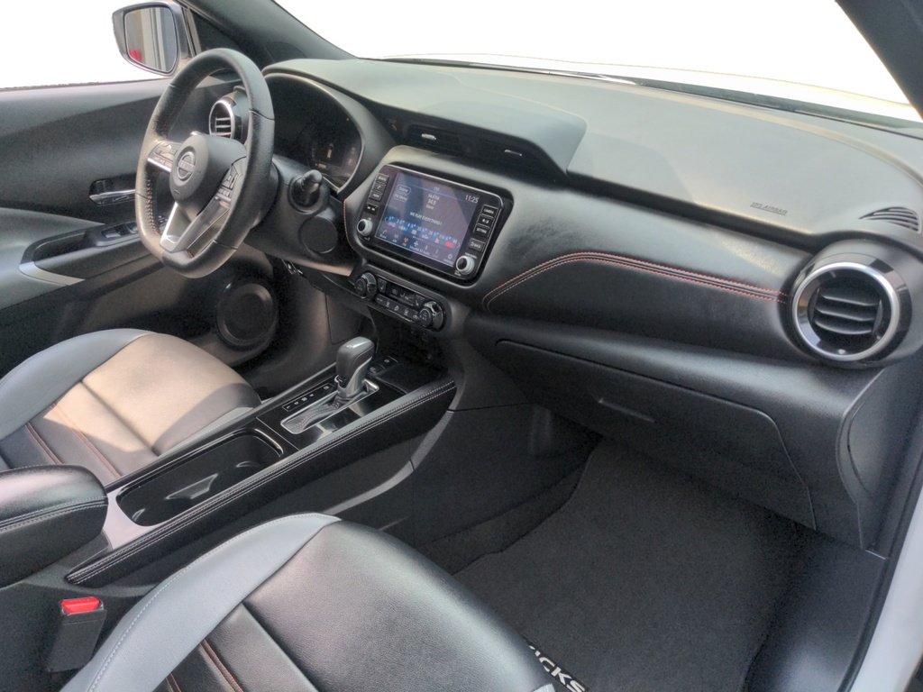 2024 Nissan Kicks SR Premium LOW KMS!!