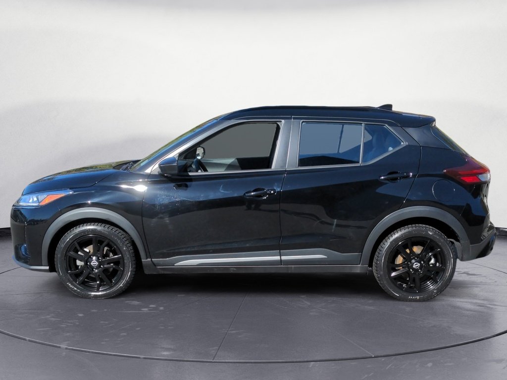 Nissan Kicks SR ! LOW KMS! Black Rims ! 2024
