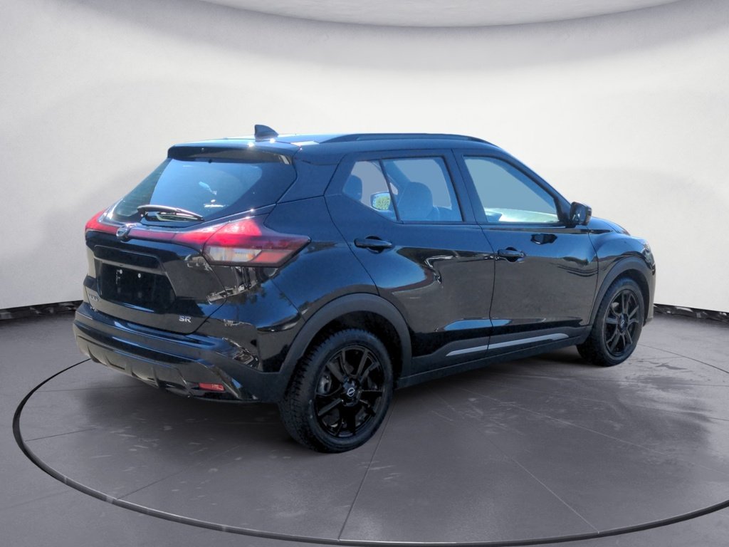 Nissan Kicks SR ! LOW KMS! Black Rims ! 2024