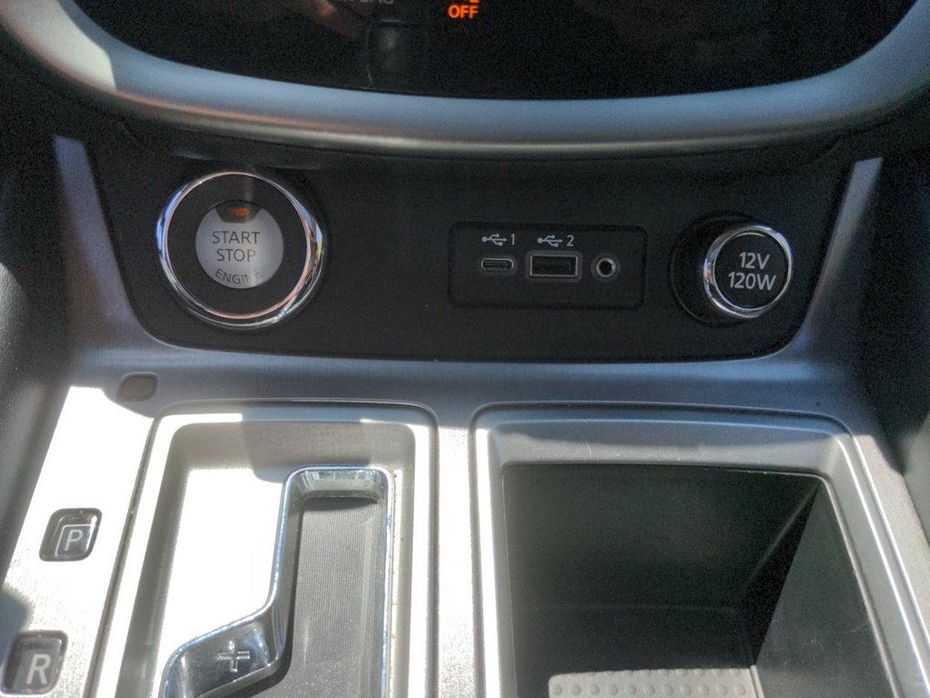 2023 Nissan Murano LOW KMS!!