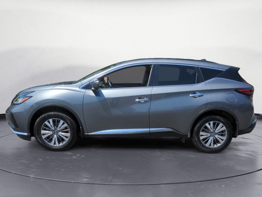 2023 Nissan Murano LOW KMS!!