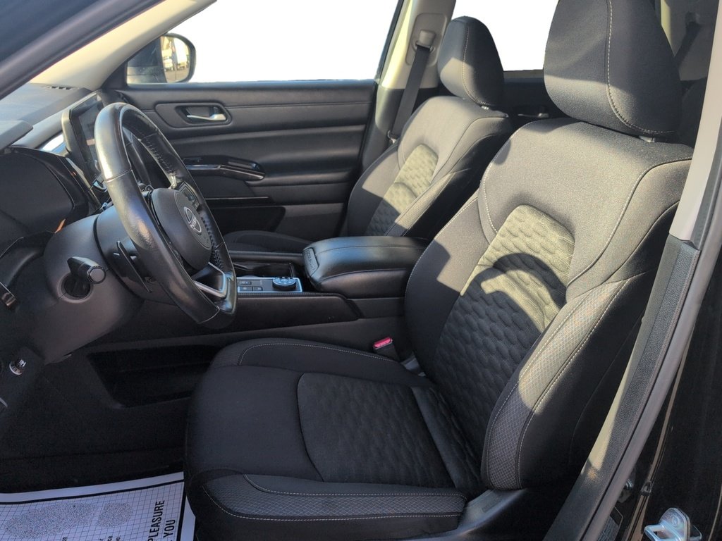 2022 Nissan Pathfinder S AWD - 8 Passenger, Heated Seats, Hitch