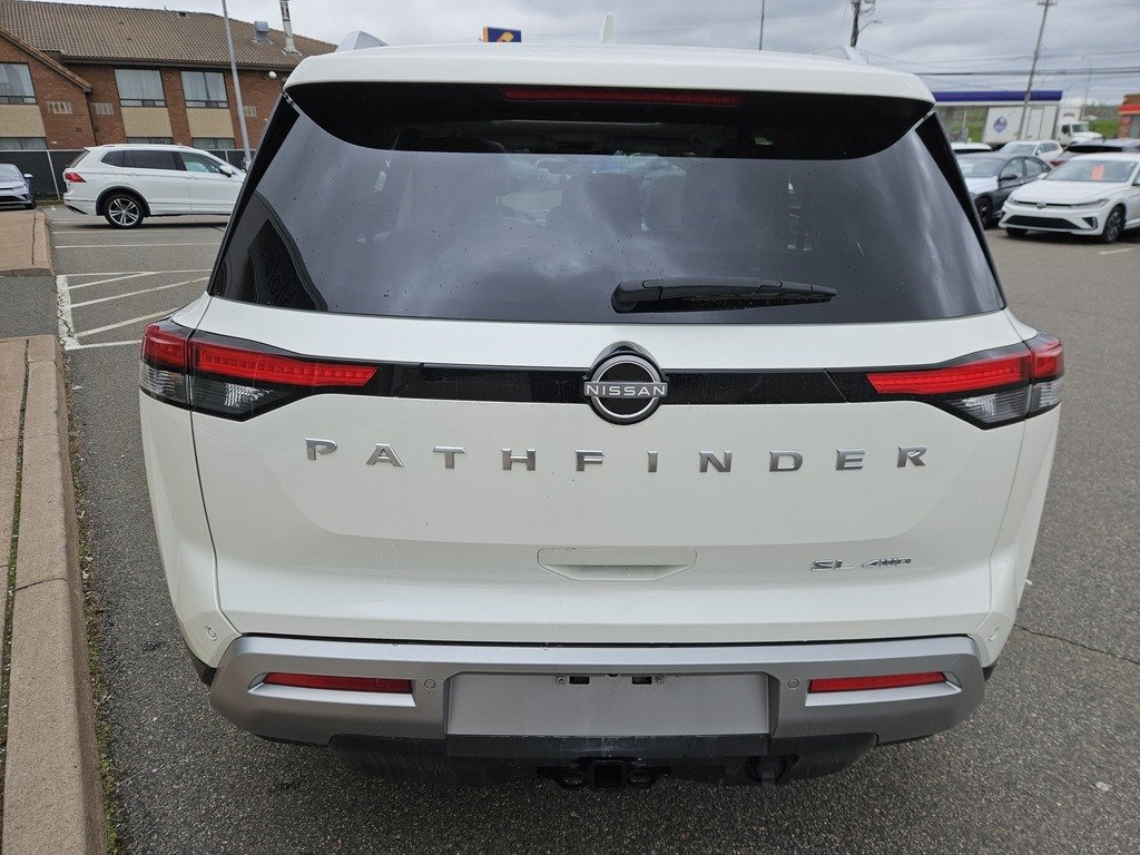 2024 Nissan Pathfinder SL