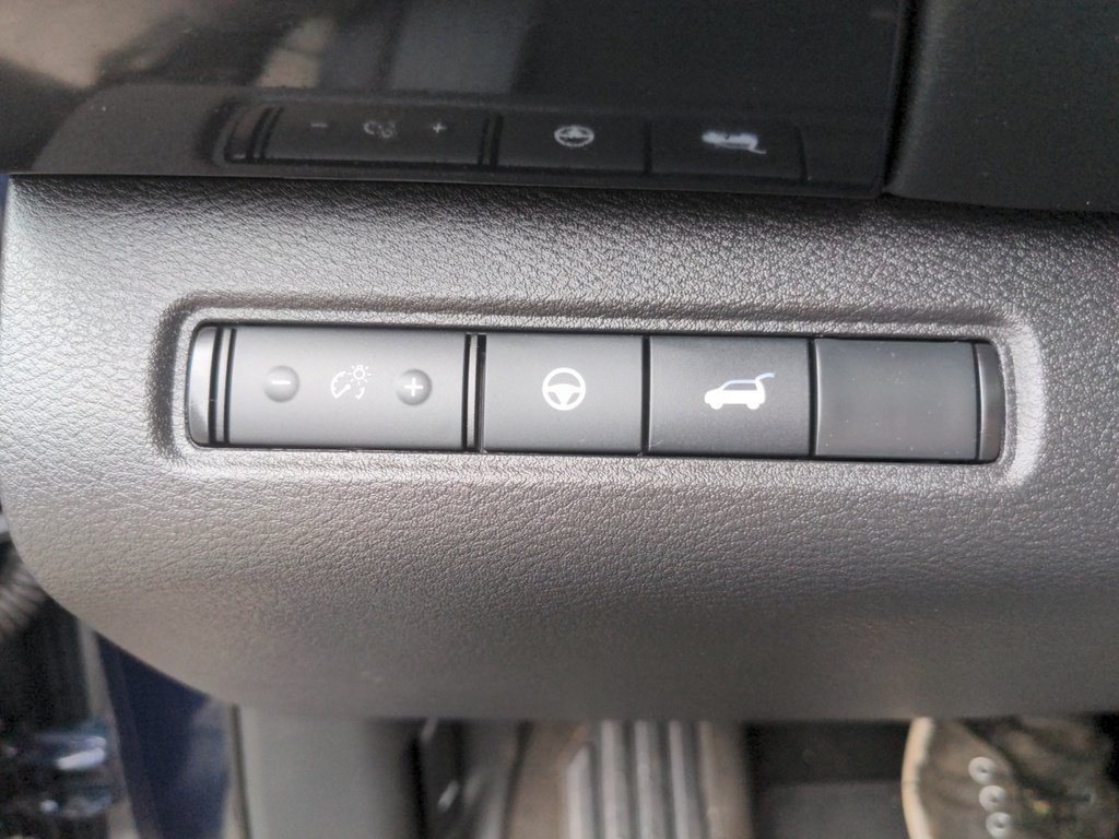 2024 Nissan Pathfinder SV AWD LOW KMS