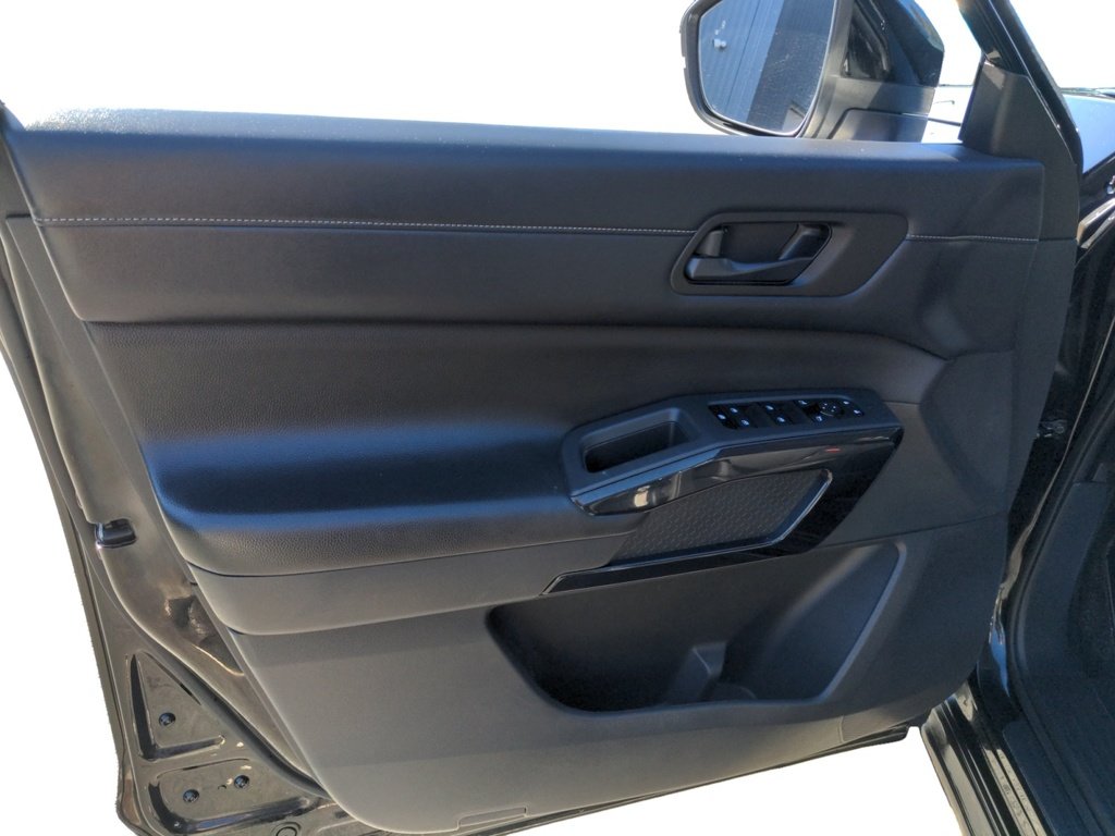 Nissan Pathfinder SV AWD!! 8 Seater!! Heated Seats! 2024