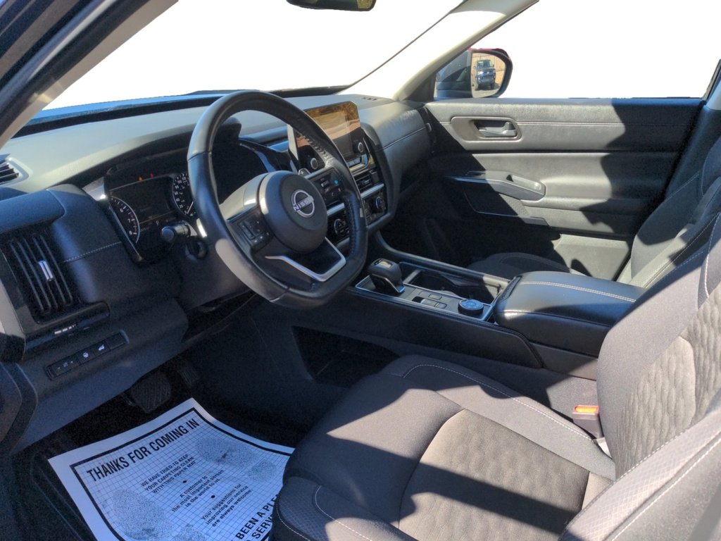 Nissan Pathfinder SV AWD!! 8 Seater!! Heated Seats! 2024