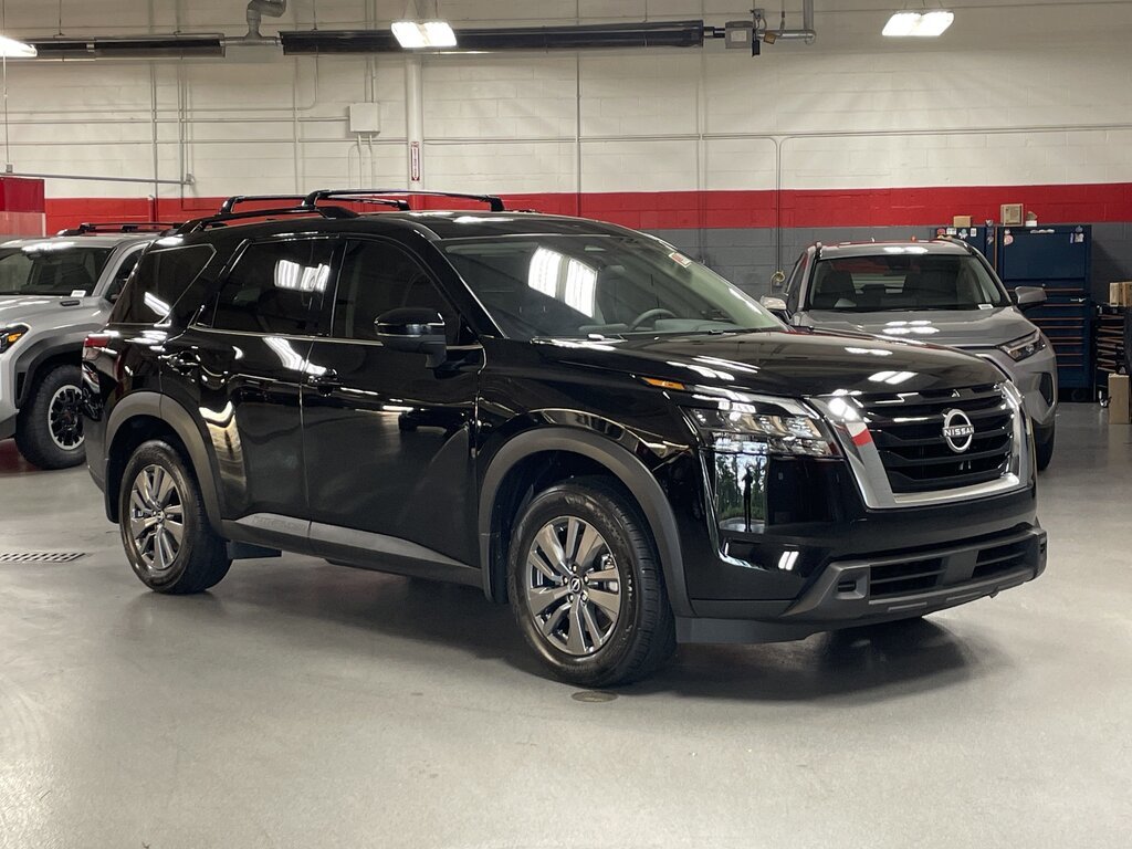 2024 Nissan Pathfinder SV AWD!! 8 Seater!! Heated Seats!
