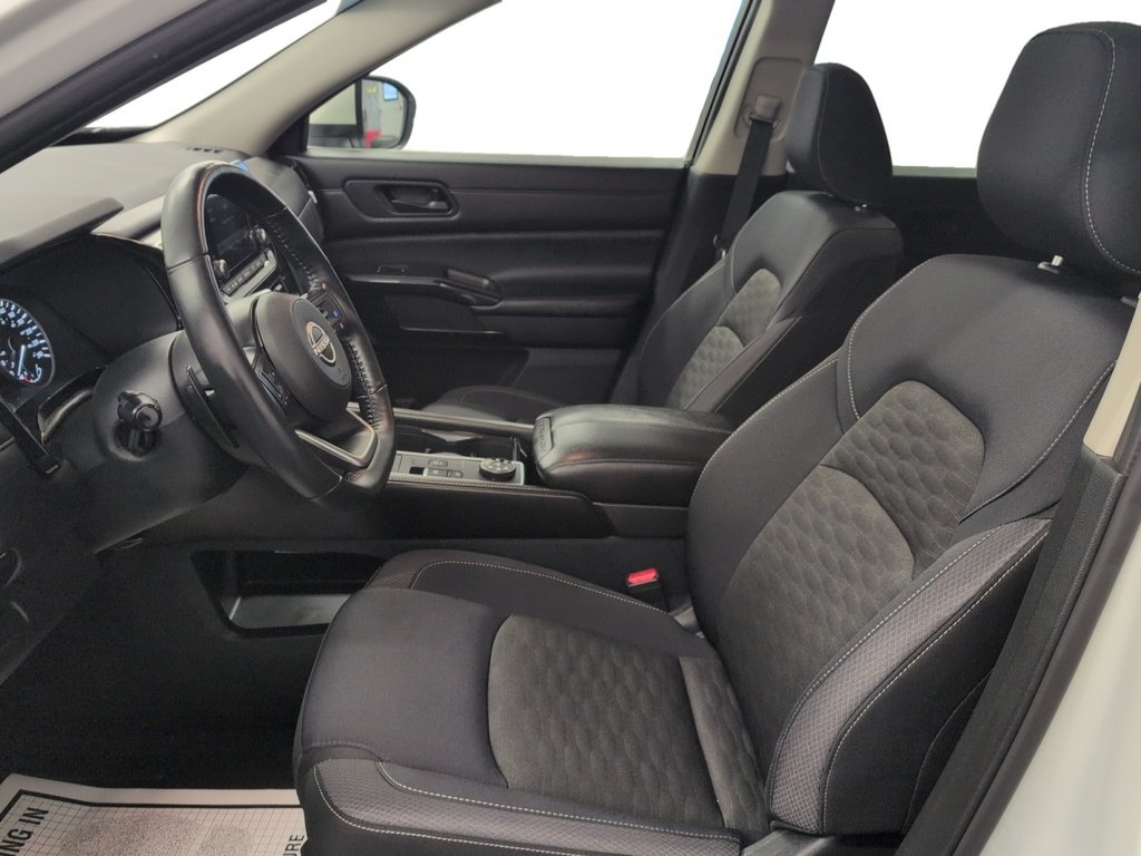2024 Nissan Pathfinder SV AWD 8 Passenger!