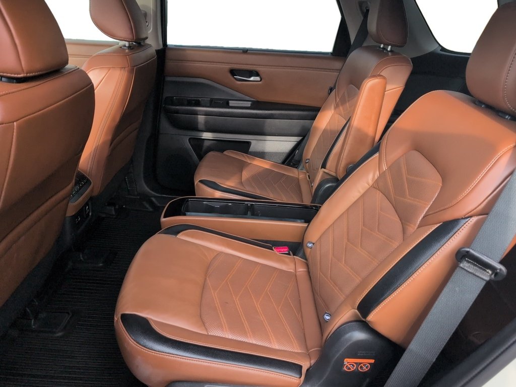 2024 Nissan Pathfinder PLATINUM AWD! Brown Leather Interior !