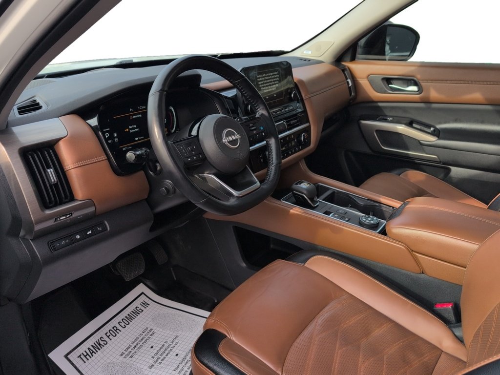 2024 Nissan Pathfinder PLATINUM AWD! Brown Leather Interior !
