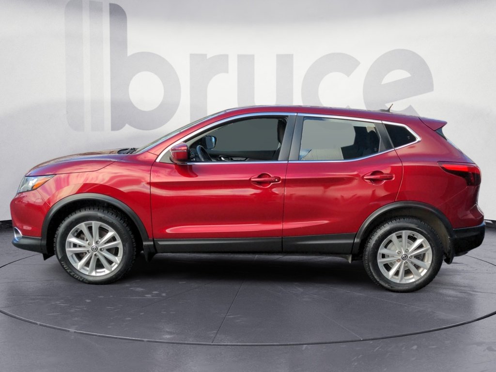 Nissan Qashqai AWD LOW KMS! 2019