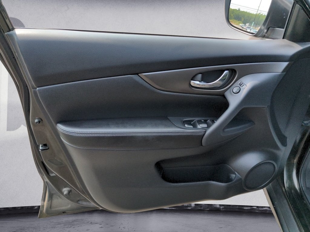 Nissan Rogue SV FWD 2015
