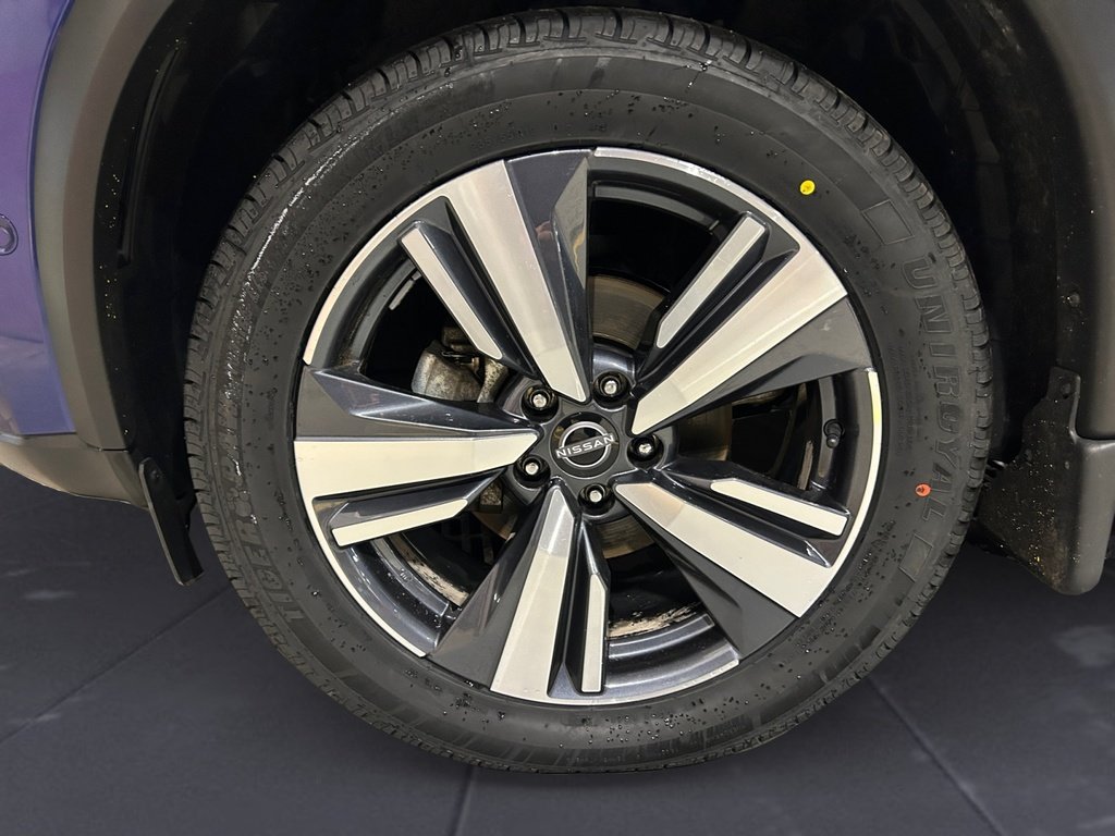 2023 Nissan Rogue SL LOW KMS!!