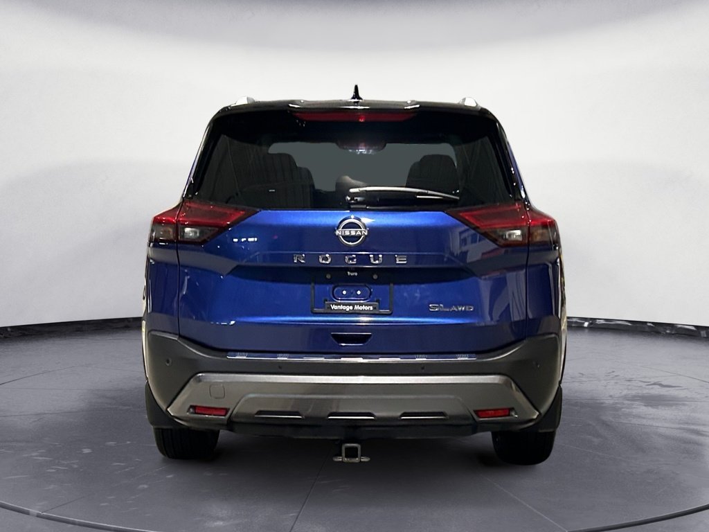 2023 Nissan Rogue SL LOW KMS!!