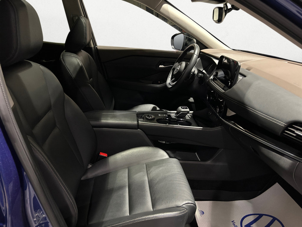 2023 Nissan Rogue SL LOW KMS!!