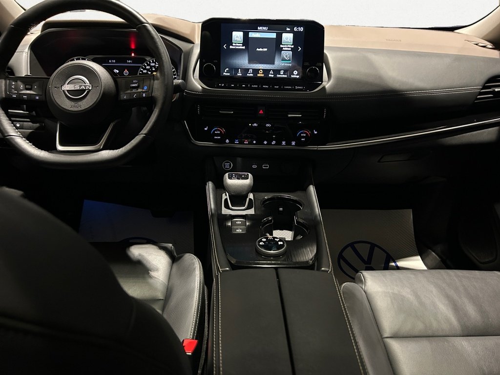 2023 Nissan Rogue SL LOW KMS!!