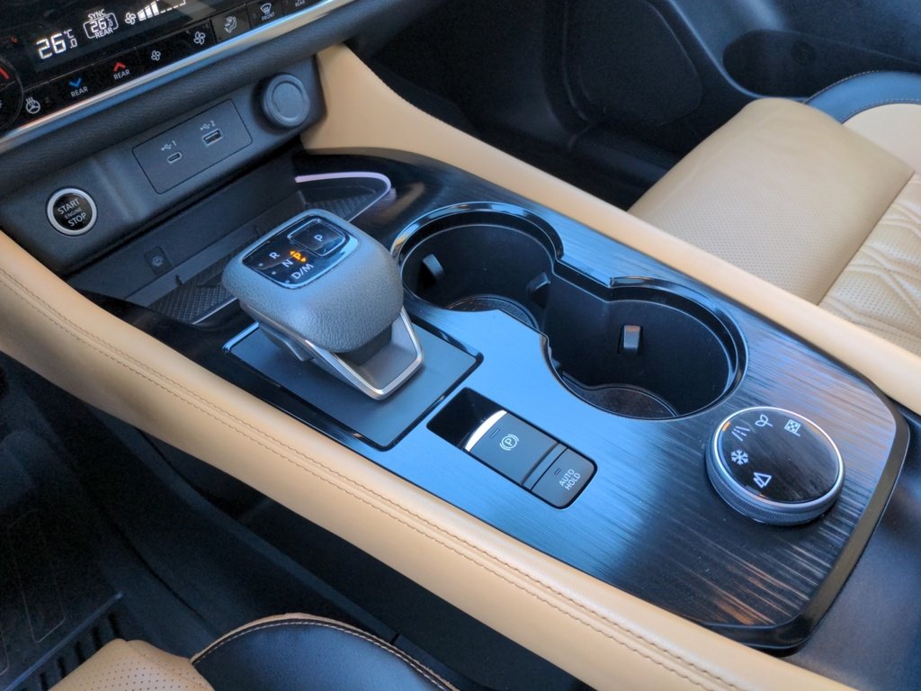 2023 Nissan Rogue Platinum ! AWD ! Leather heated and cooled!