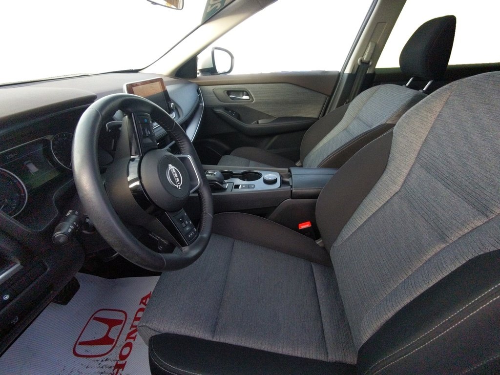 2023 Nissan Rogue SV MOONROOF