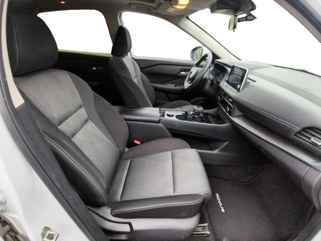 2024 Nissan Rogue SV MOONROOF