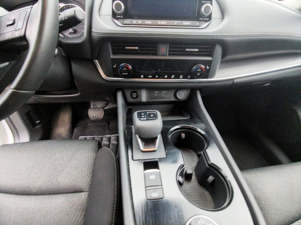 2024 Nissan Rogue SV MOONROOF