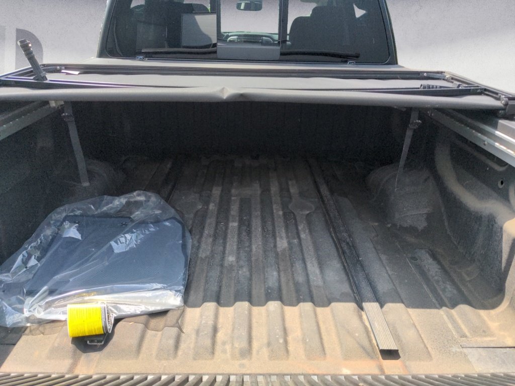 2017 Nissan Titan SV Crew Cab 4x4 -Fresh Trade