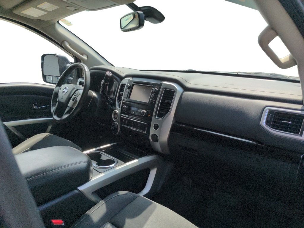 2017 Nissan Titan SV Crew Cab 4x4 -Fresh Trade
