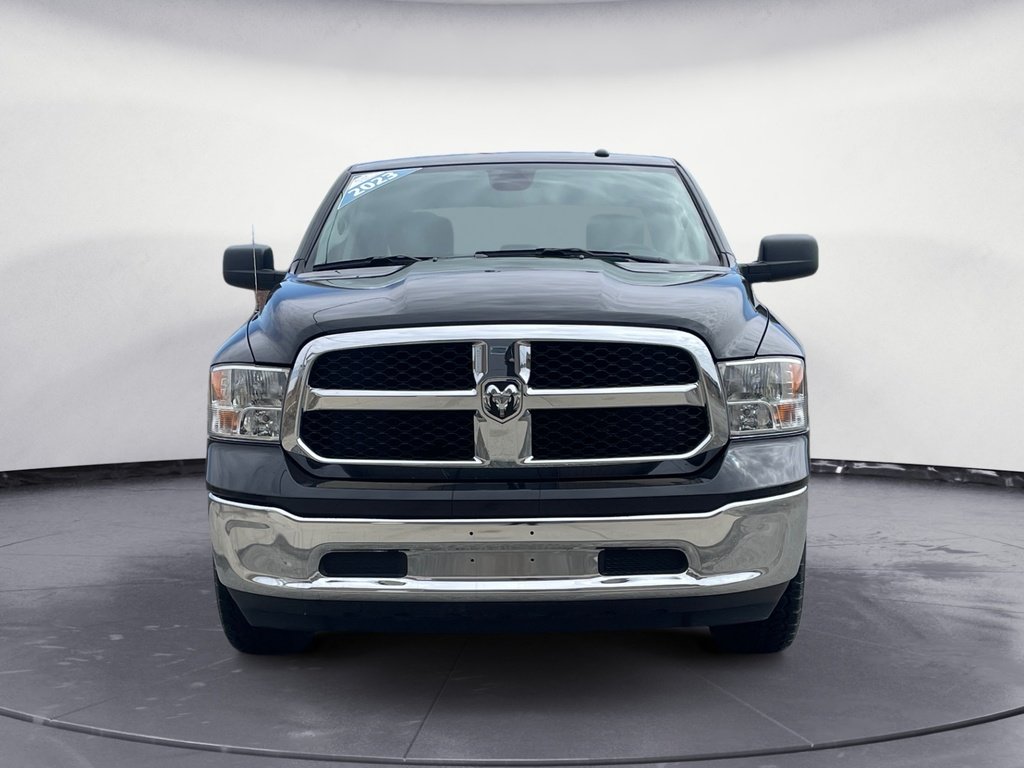 Ram 1500 Classic SLT, 5.7L HEMI, AUTO HEADLIGHTS, BACK UP CAMERA 2023