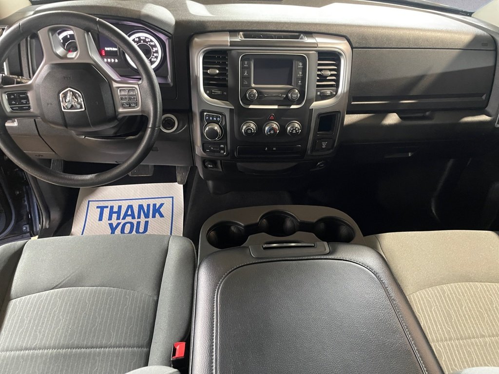 Ram 1500 Classic SLT, 5.7L HEMI, AUTO HEADLIGHTS, BACK UP CAMERA 2023
