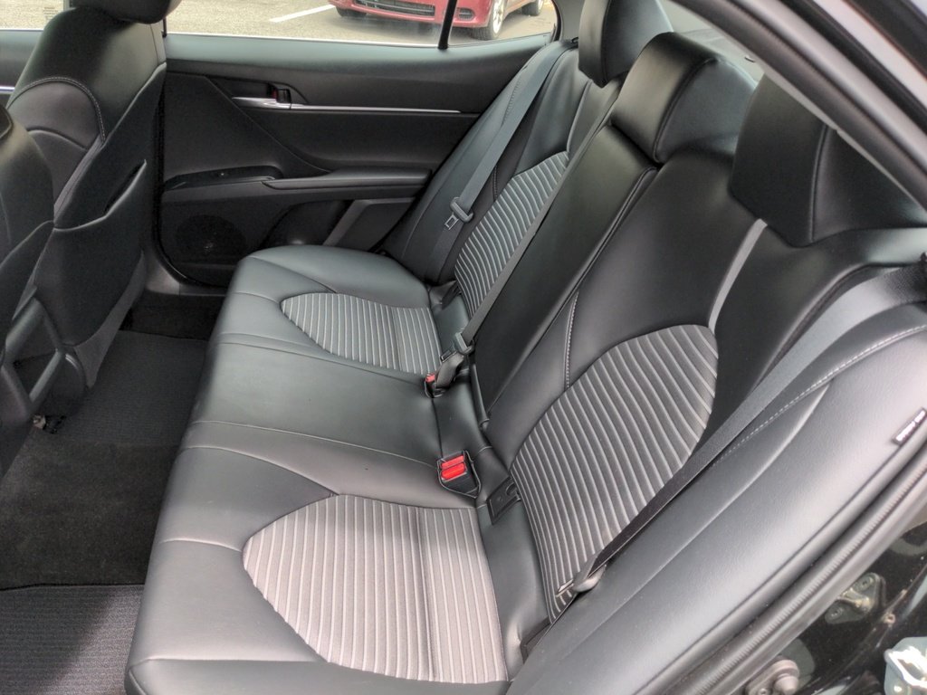 Toyota Camry SE LOW KMS! 2020