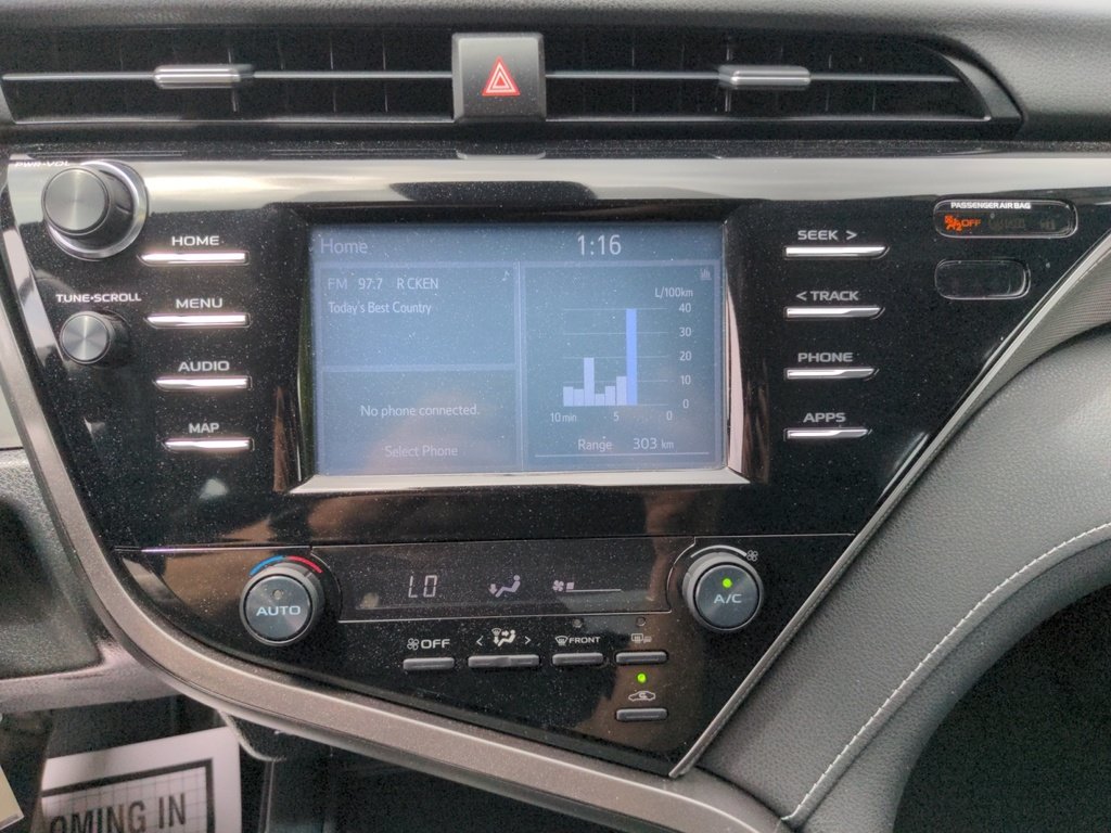 Toyota Camry SE LOW KMS! 2020