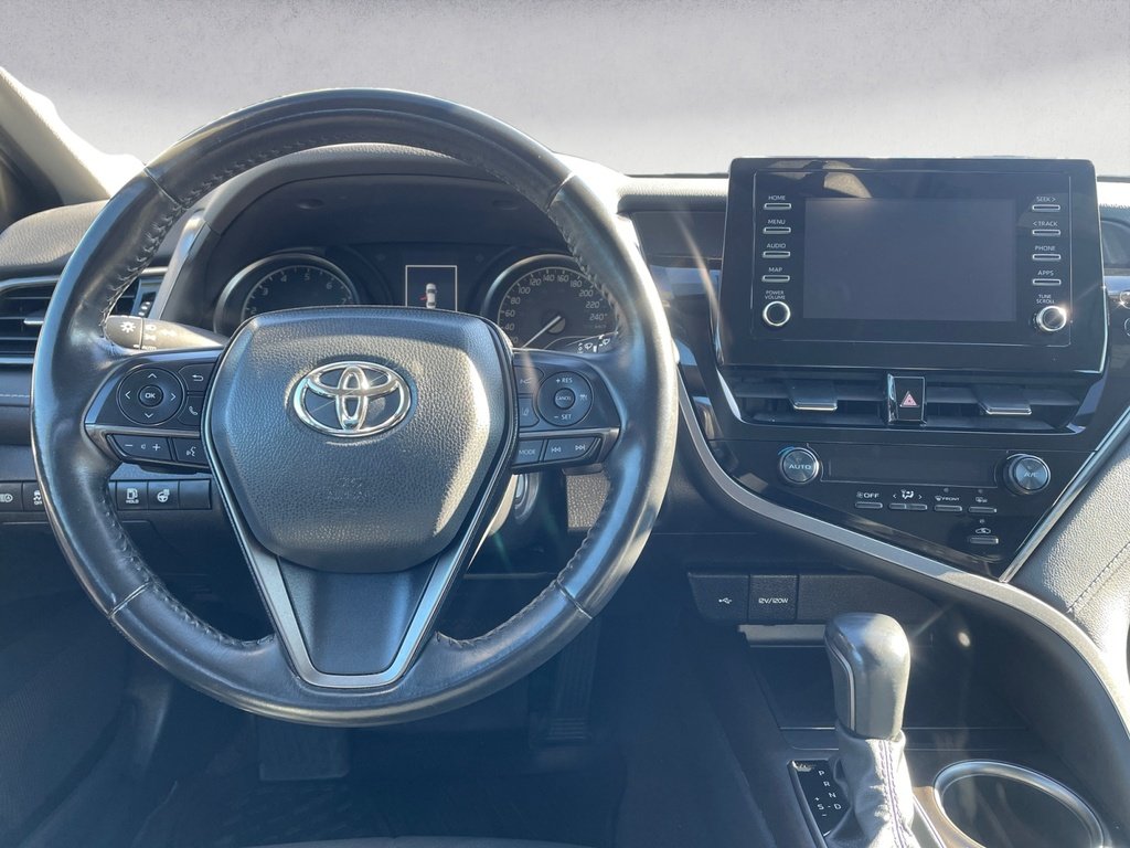 Toyota Camry SE 2022