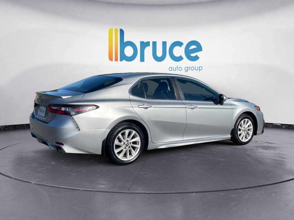 Toyota Camry SE 2022