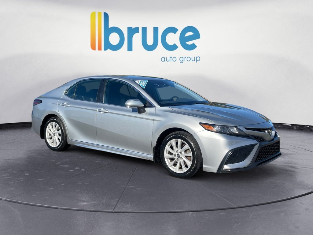 Toyota Camry SE 2022