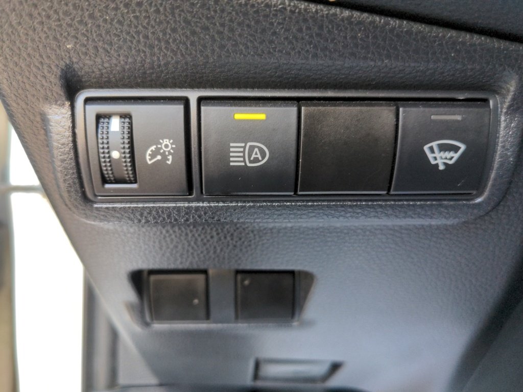 2022 Toyota Corolla Cross LE AWD - Fresh Trade!