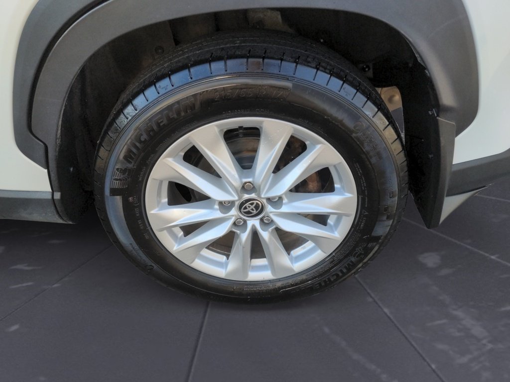 Toyota Corolla Cross LE AWD - Fresh Trade! 2022