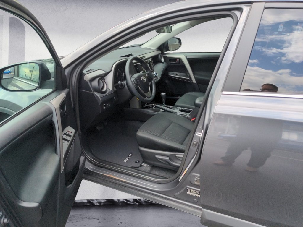 Toyota RAV4 LE AWD - Fresh Trade! 2018