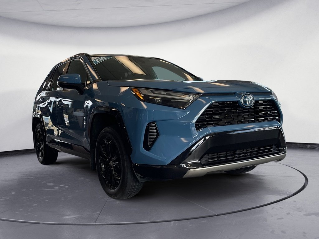 2022 Toyota RAV4 HYBRID SE