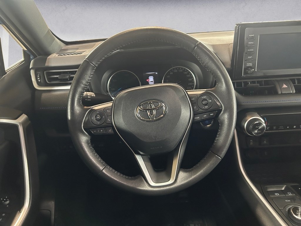 2022 Toyota RAV4 HYBRID SE