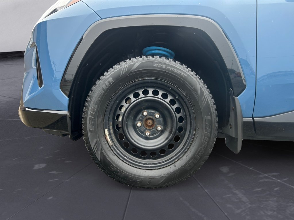 2022 Toyota RAV4 HYBRID SE