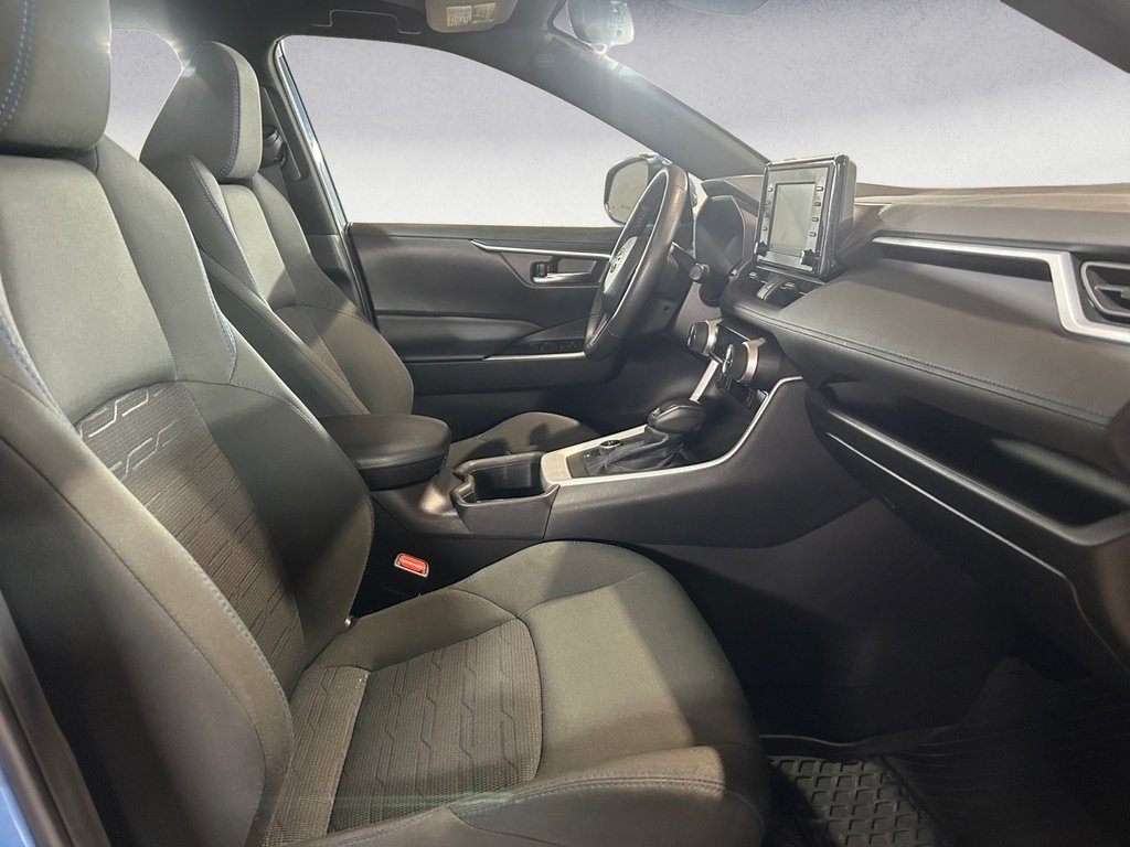 2022 Toyota RAV4 HYBRID SE