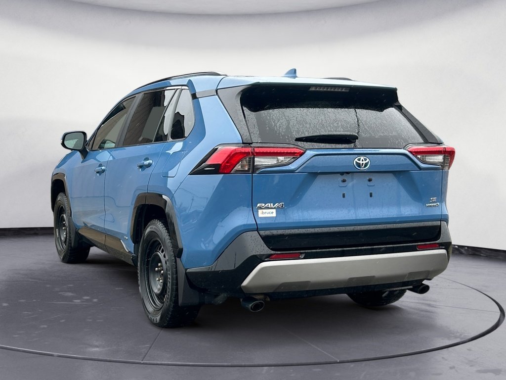 2022 Toyota RAV4 HYBRID SE